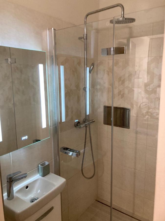 Apartment Jana Masaryka Прага Екстериор снимка