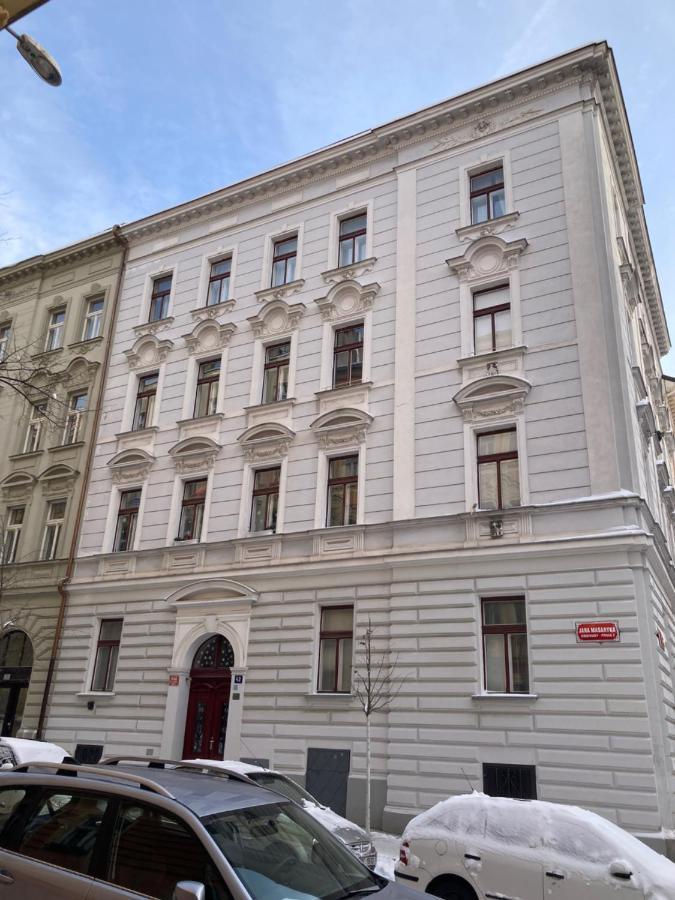 Apartment Jana Masaryka Прага Екстериор снимка
